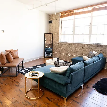 French Quarter Oasis Apartment